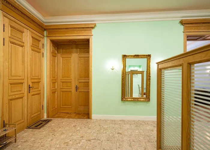 Old Riga 2 Bedroom Vecpilsetas Street Apartment