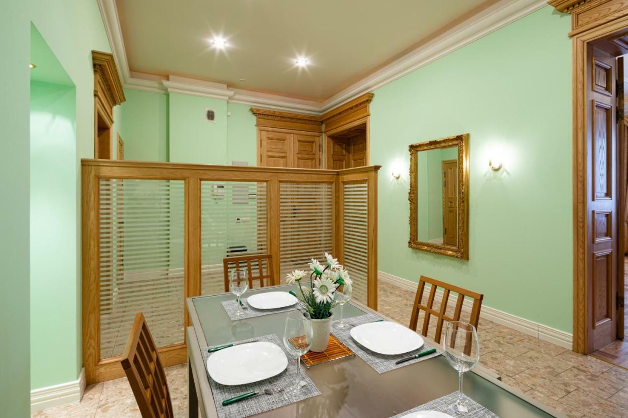 Old 2 Bedroom Vecpilsetas Street * Рига